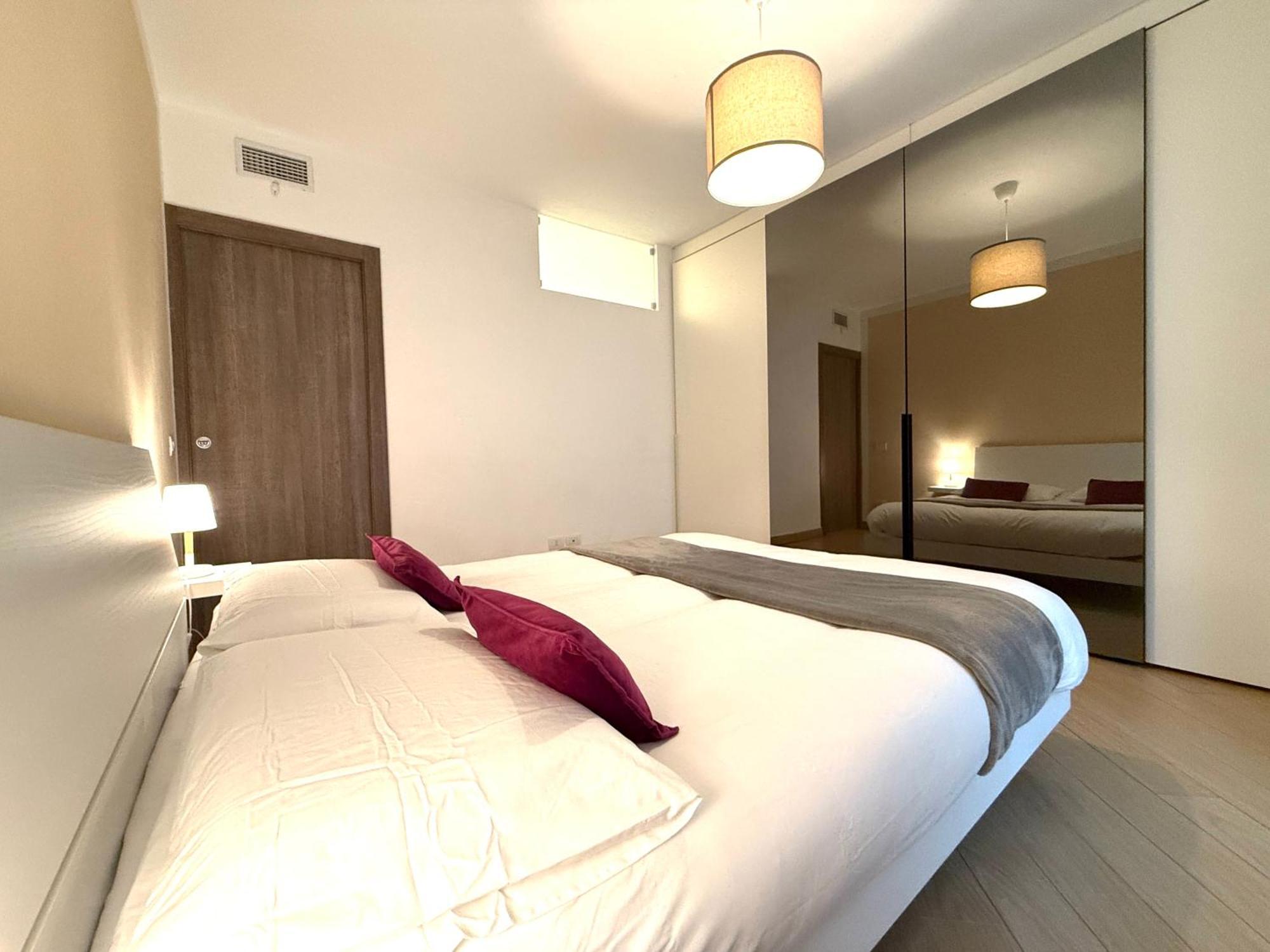 Comecasa Modern Apartment In Historical Centre Asti Exterior photo